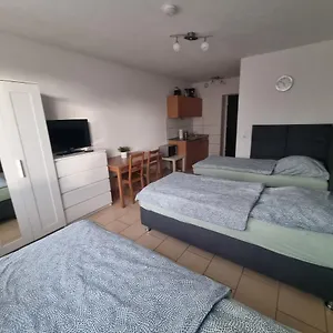 Workers-sleep-station Apartamento Colonia