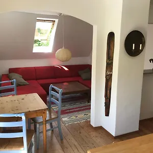 https://charmante-altbau-dg-wohnung.getmunichhotels.com