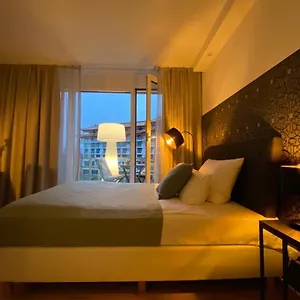 Paragon Aparthotel