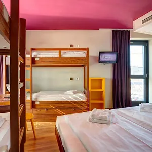 Meininger Frankfurt Main / Airport *** פרנקפורט